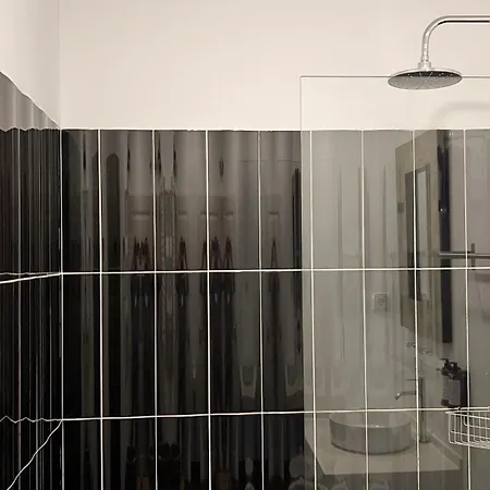 Casa Do Bairro By Shiadu Lisbon