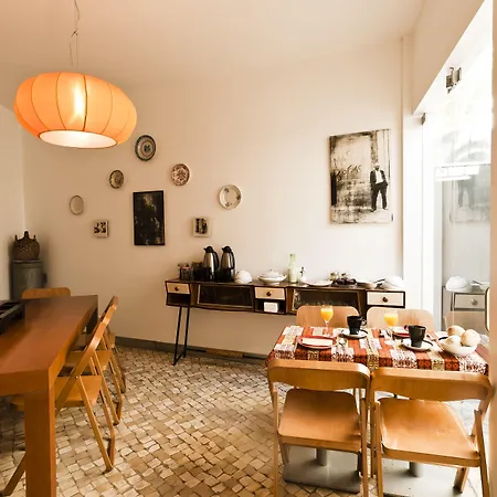 Guest house Casa Do Bairro By Shiadu