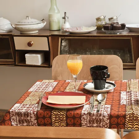 Guest house Casa Do Bairro By Shiadu