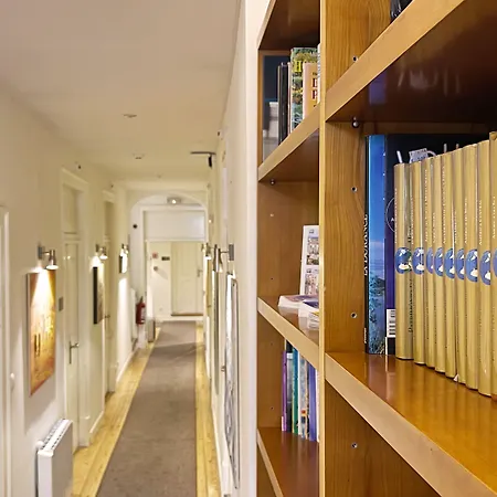 Casa Do Bairro By Shiadu Guest house Lisbon