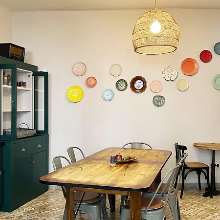 Guest house Casa Do Bairro By Shiadu