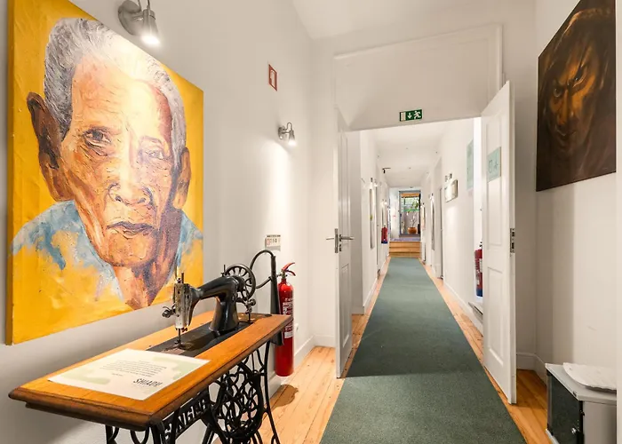 Pensionat Casa Do Bairro By Shiadu