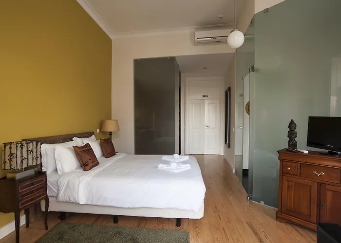 Pensionat Casa Do Bairro By Shiadu