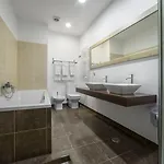Гостьовий будинок Casa Do Bairro By Shiadu