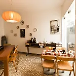 Гостьовий будинок Casa Do Bairro By Shiadu