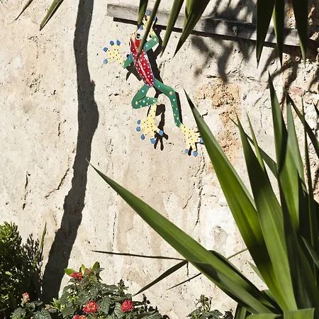 Casa Do Bairro By Shiadu Lisboa